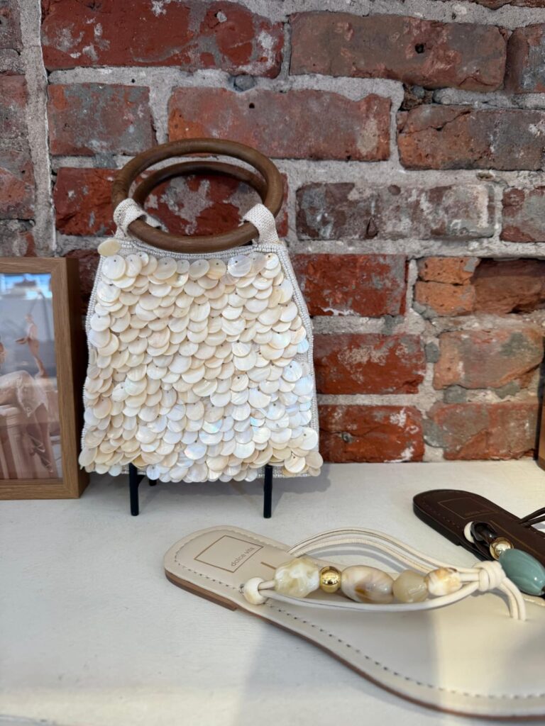 Bolsa com textura de escamas