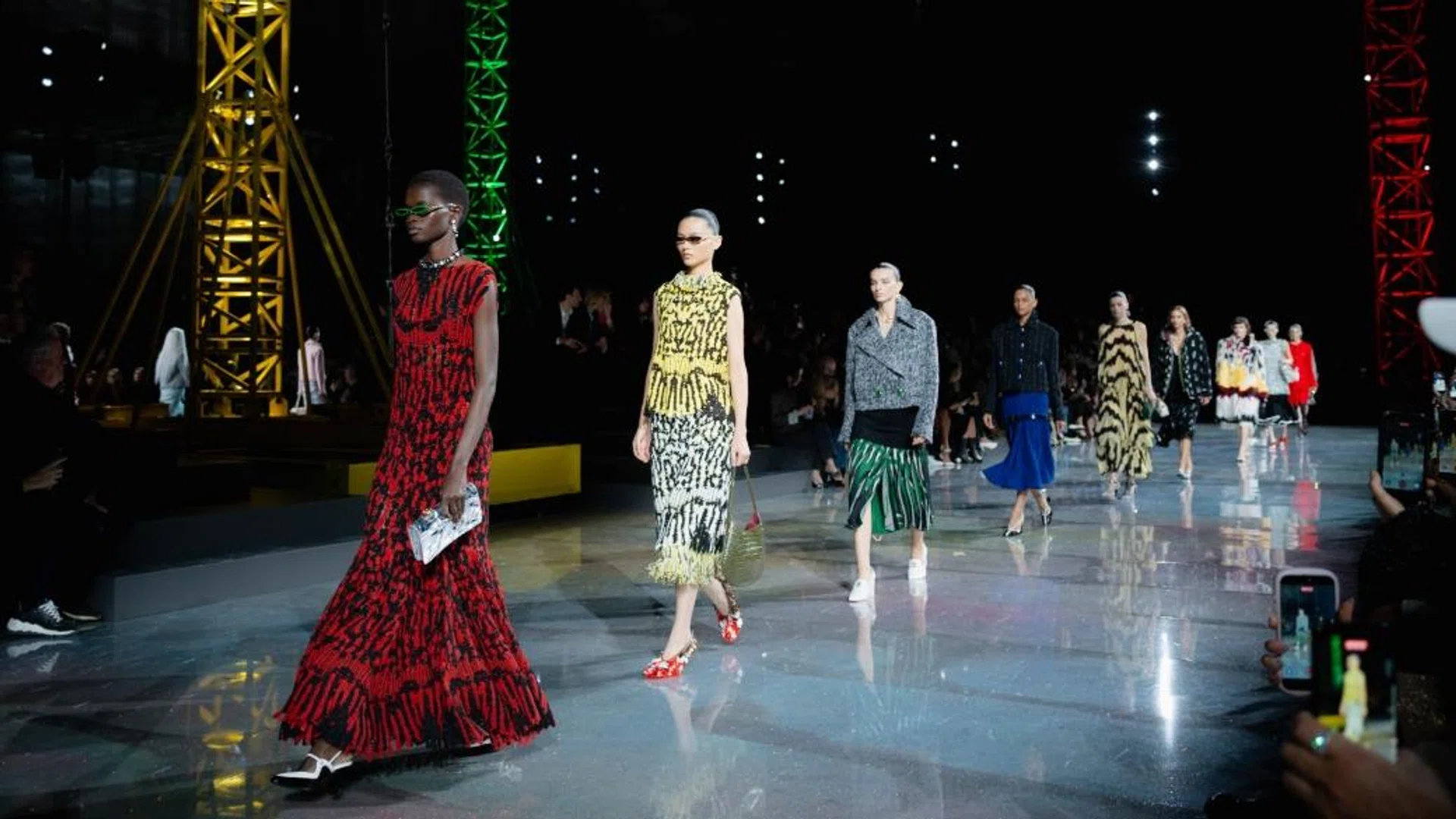 Desfilo da Chanel apresentando tendências de outono na NYFW 2026.