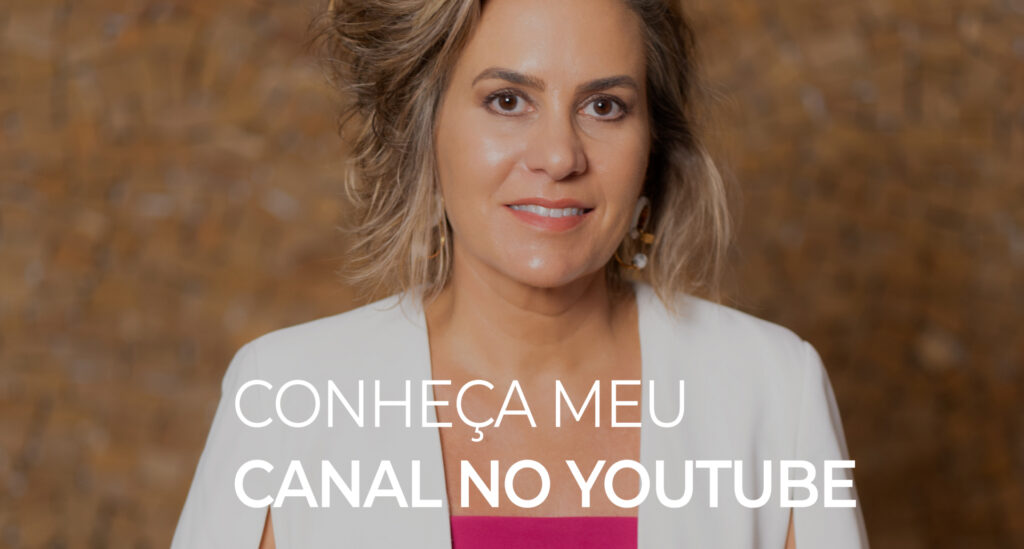 Foto da silvia scigliano com texto em destaque: conheça meu canal no toutube sobre moda e tendências de comportamento
